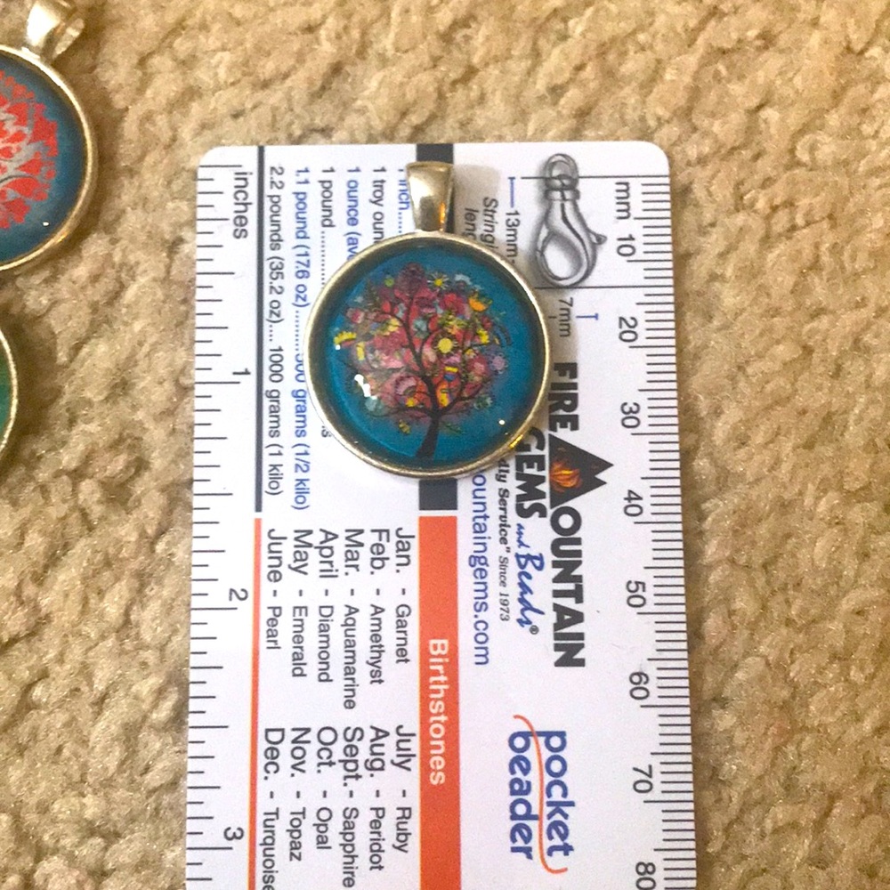 12 Tree Pendants - Picture 2 of 3